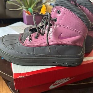Nike ACG boots